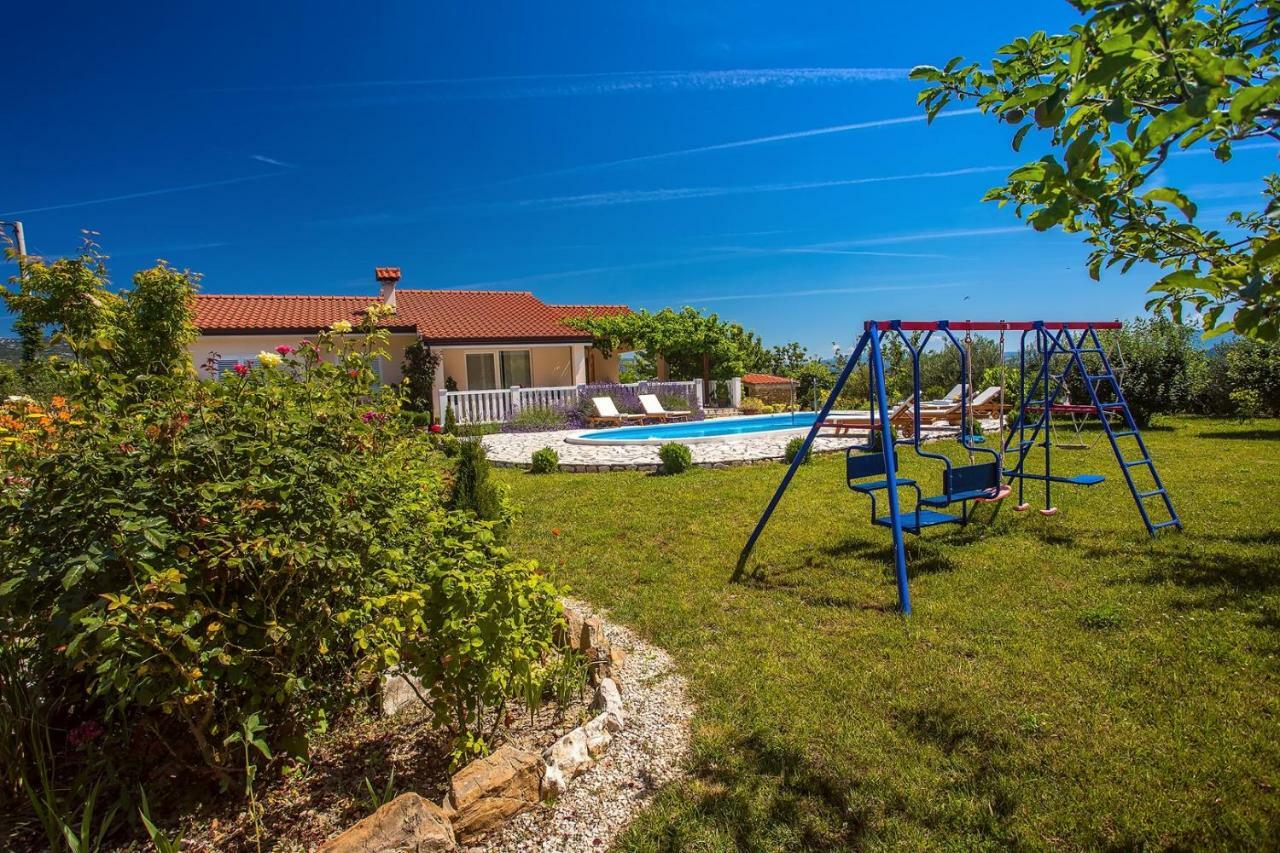 Villa Ana - 3 Bedroom Villa With Private Pool And Unspoiled Natural Environment Kučiće Bagian luar foto