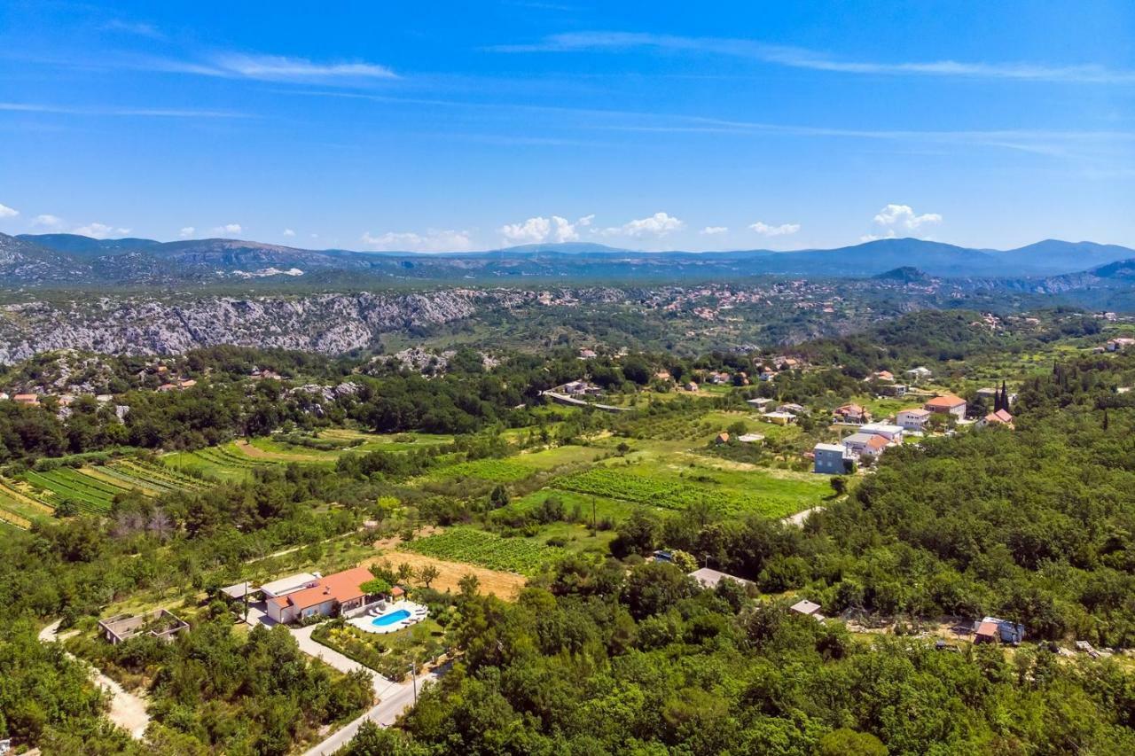 Villa Ana - 3 Bedroom Villa With Private Pool And Unspoiled Natural Environment Kučiće Bagian luar foto